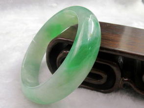 廠價(jià)買翡翠和田玉，熱線打爆？揭秘免費(fèi)領(lǐng)背后的真相