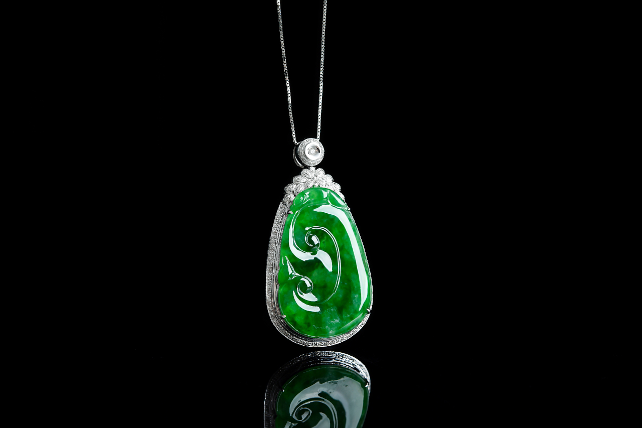 光影之間，翡翠吊墜的藝術重生——專訪攝影師河馬